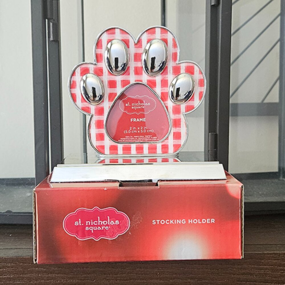 NEW St Nicholas Square Pet Frame And Paw Stocking Holder